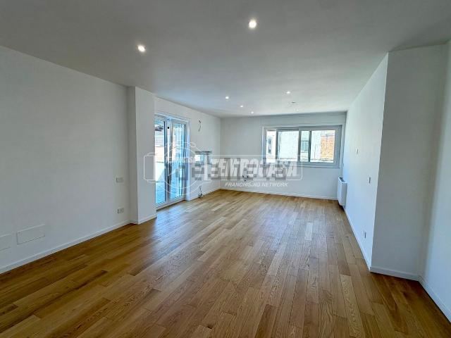 Appartamento in vendita di 95 m² in Via Zara