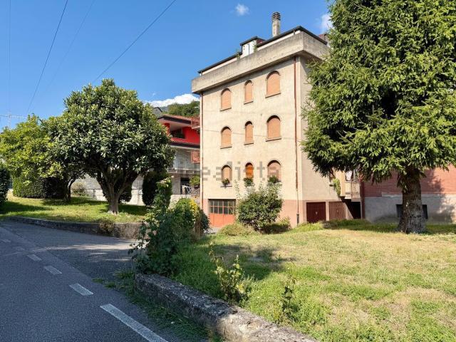 Appartamento in vendita di 95 m² in Via Zocchi, 21