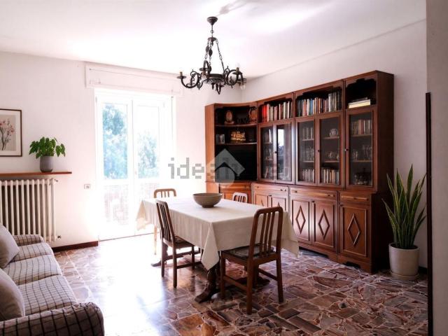 Appartamento in vendita di 95 m² in Via A. Negri, 6