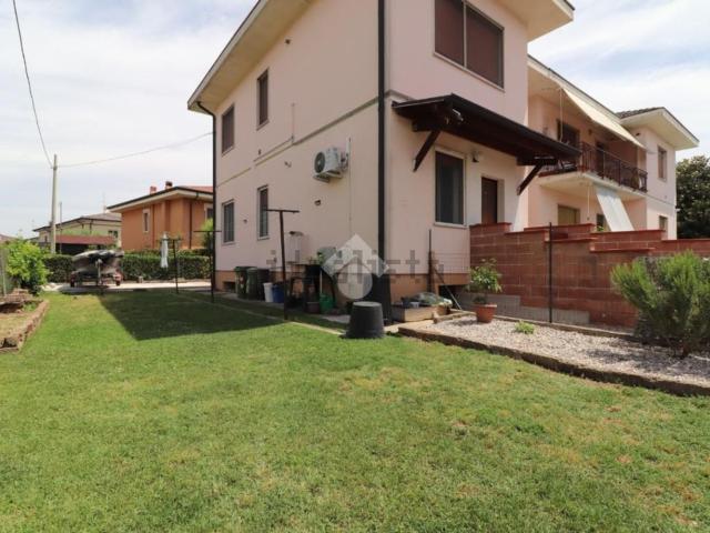 Appartamento in vendita di 95 m² in Via A. Gramsci, 1