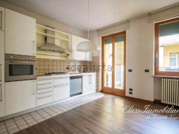 Appartamento in vendita di 95 m² in Via Amatore Sciesa