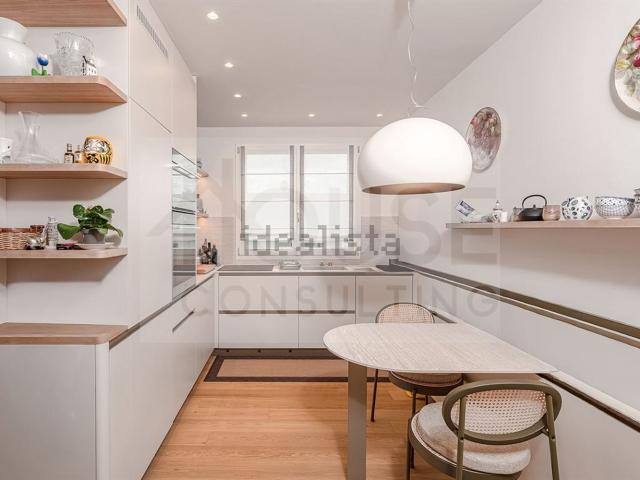 Appartamento in vendita di 140 m² in Via Amerigo Vespucci, 1
