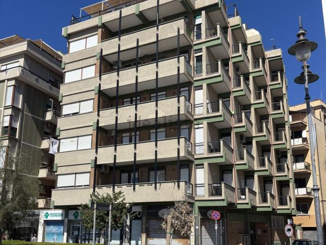 Appartamento in vendita di 95 m² in Via Ancona, 1