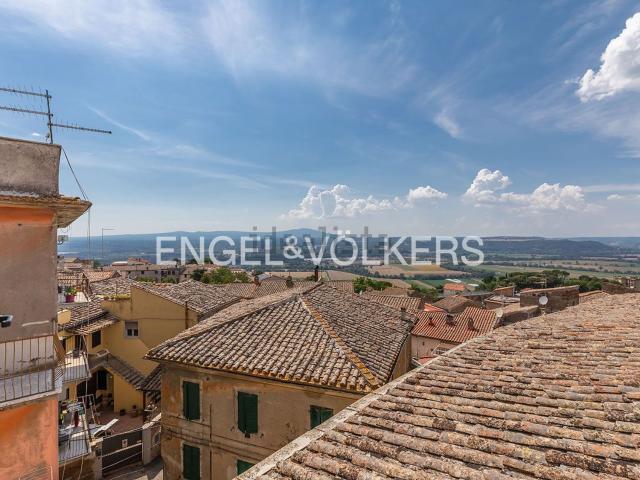 Appartamento in vendita di 95 m² in Via Angelo Orsolini