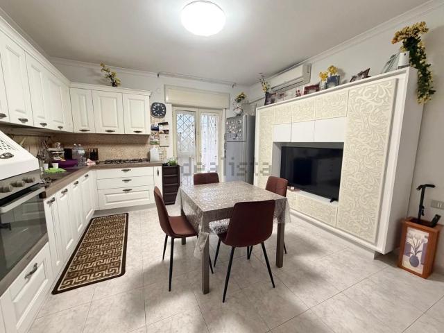 Appartamento in vendita di 95 m² in Via Basilicata, 13