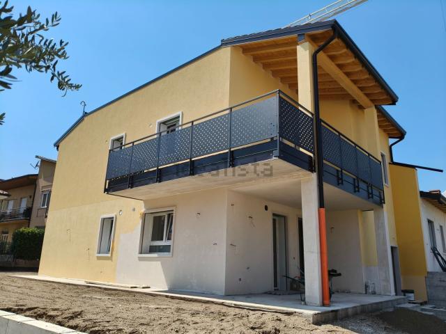 Appartamento in vendita di 95 m² in Via Brigate Alpine, 2