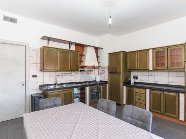 Appartamento in vendita di 95 m² in Via Camossetti, 26