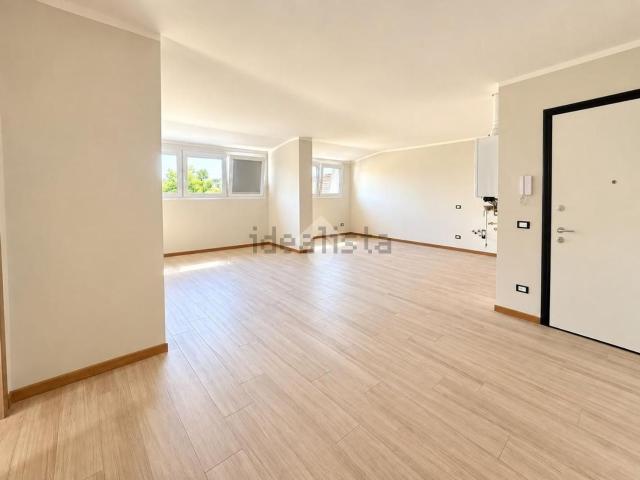 Appartamento in vendita di 95 m² in Via Caduti della Resistenza, 20