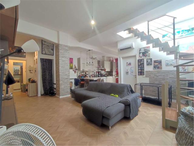 Appartamento in vendita di 95 m² in Via Carlo Bini, 13