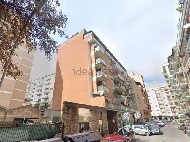 Appartamento in vendita di 125 m² in Via Carlo Caneva, 20