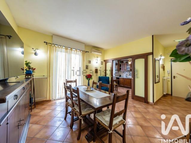 Appartamento in vendita di 95 m² in Via Carlo Cattaneo, 38