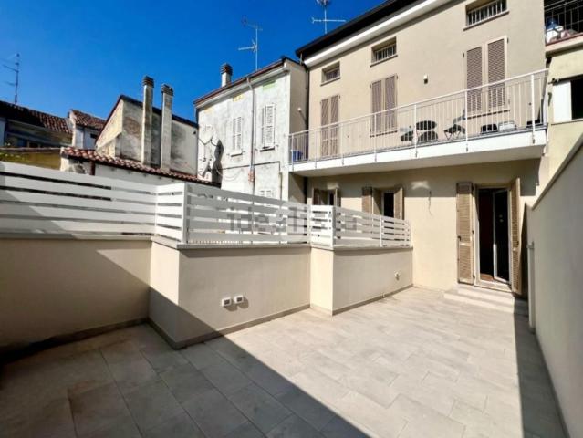 Appartamento in vendita di 95 m² in Via Carlo Pisacane, 8