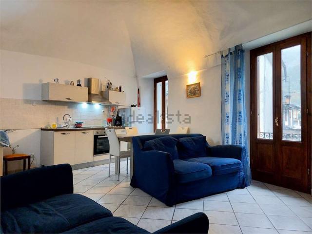 Appartamento in vendita di 95 m² in Via Castello, 2