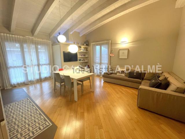 Appartamento in vendita di 95 m² in Via Centro