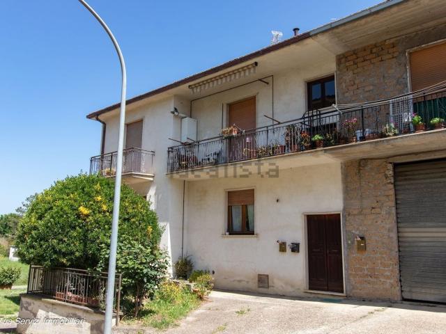 Appartamento in vendita di 95 m² in Via Cesare Battisti