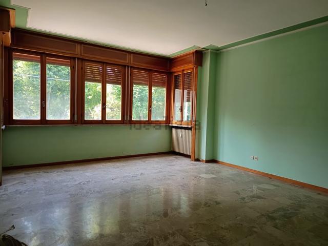 Appartamento in vendita di 95 m² in Via Cesare Battisti, 34