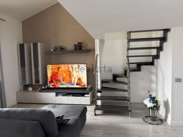 Appartamento in vendita di 95 m² in Via Colle, 6
