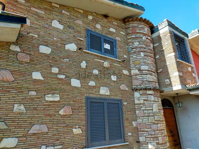 Appartamento in vendita di 110 m² in Via Degli Ulivi, 28