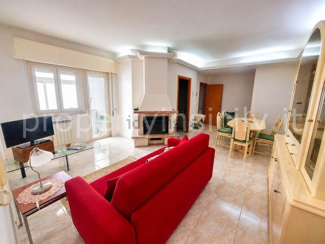 Appartamento in vendita di 95 m² in Via degli Aceri, 20