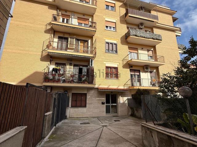 Appartamento in vendita di 95 m² in Via dei Canarini, 7