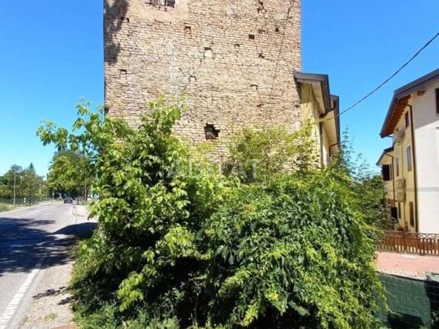 Appartamento in vendita di 95 m² in Via dei Gonzaga, 193