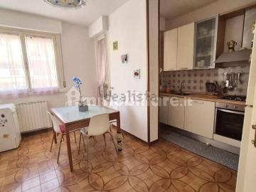 Appartamento in vendita di 95 m² in Via dei Lecci