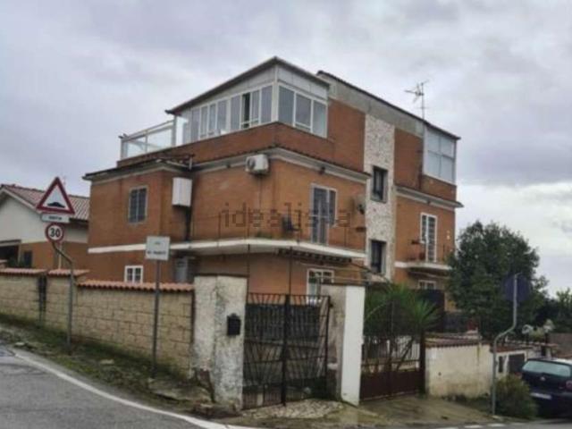 Appartamento in vendita di 95 m² in Via dei Tulipani, 2