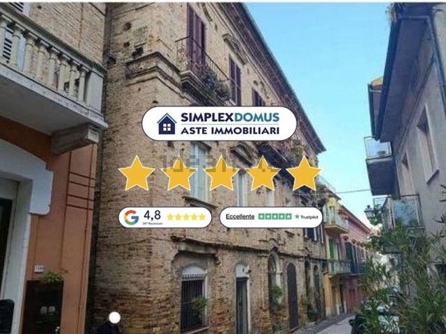 Appartamento in vendita di 95 m² in Via del Grottone