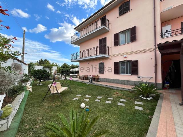 Appartamento in vendita di 95 m² in Via del Mare