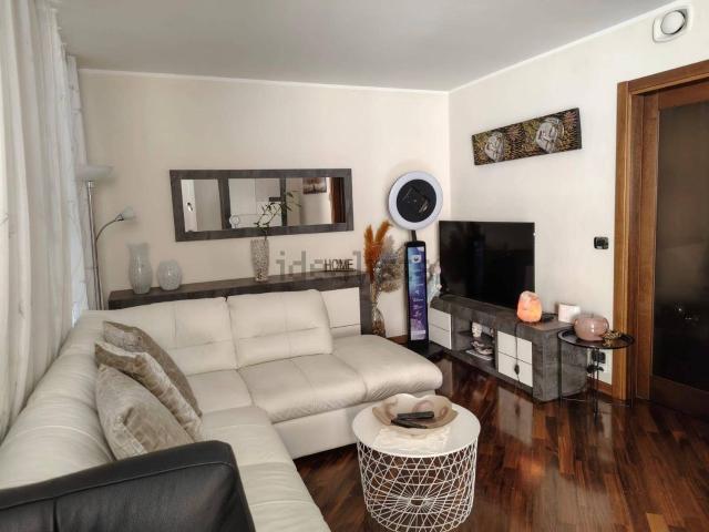 Appartamento in vendita di 95 m² in Via dell&apos Emigrante, 7
