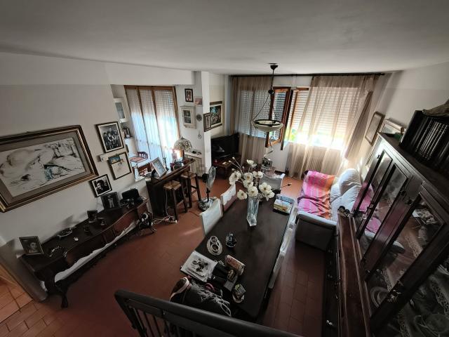 Appartamento in vendita di 95 m² in Via della Fiera