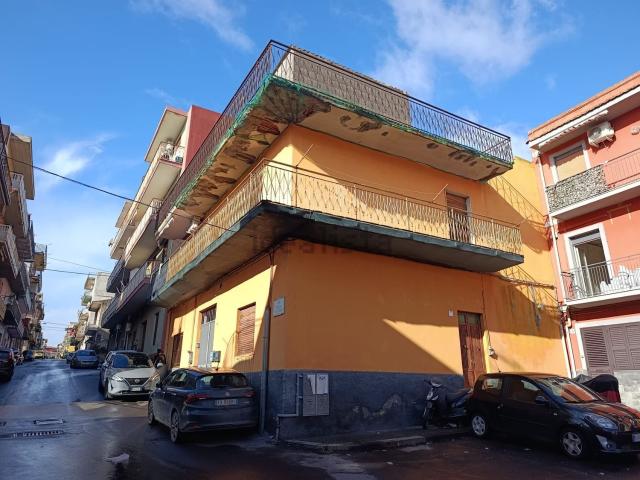 Appartamento in vendita di 95 m² in Via della Lucciola