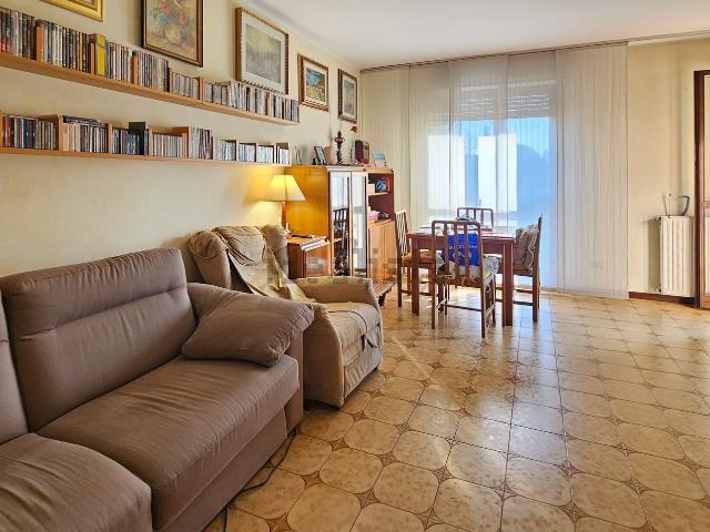 Appartamento in vendita di 95 m² in Via Dino Buzzati