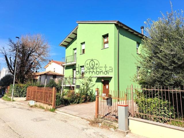 Appartamento in vendita di 95 m² in Via Emanuela Setti Carraro