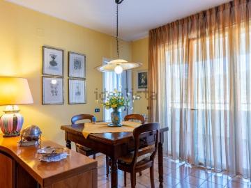 Appartamento in vendita di 95 m² in Via Emilio Alessandrini, 16