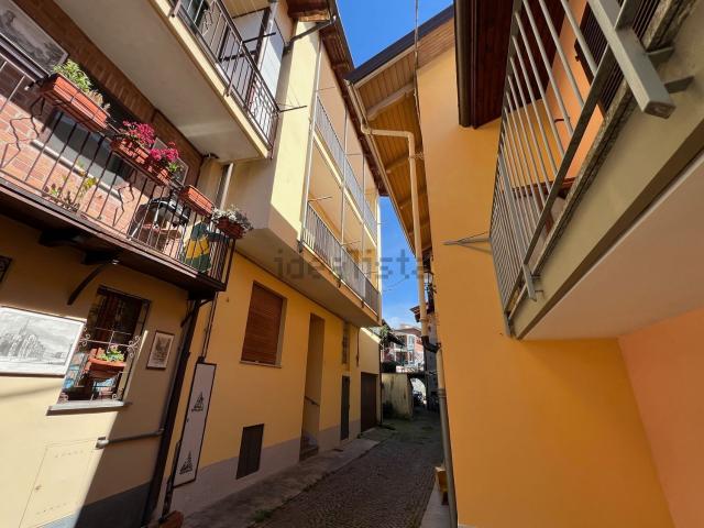 Appartamento in vendita di 95 m² in Via Eugenio Bona, 93