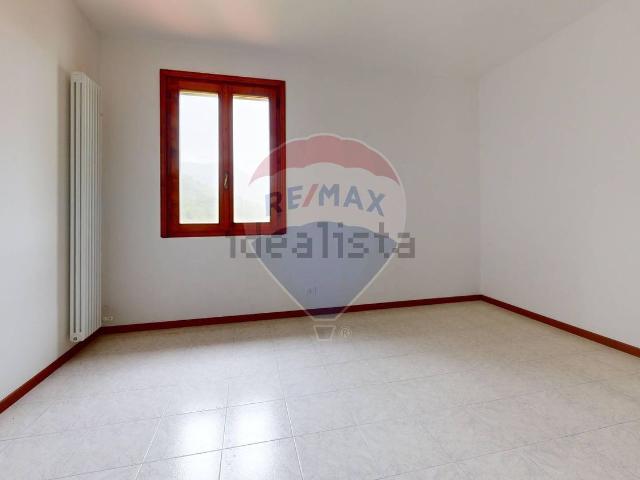 Appartamento in vendita di 95 m² in Via Fecchiera, 24