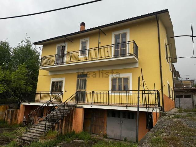 Appartamento in vendita di 95 m² in Via Fonte D&apos Amore