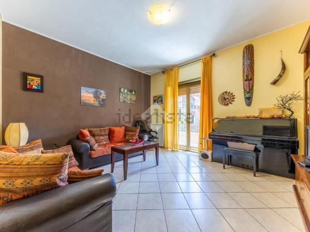 Appartamento in vendita di 95 m² in Via Fossombrone, 25