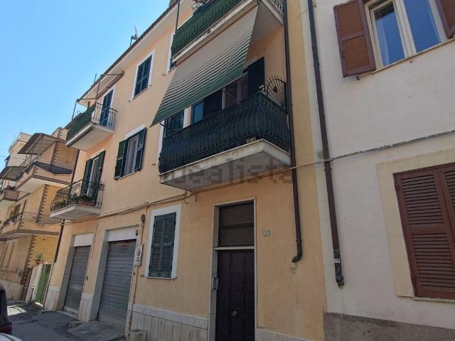 Appartamento in vendita di 95 m² in Via Fratelli Zuccari, 6
