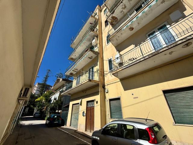 Appartamento in vendita di 95 m² in Via Francesco Petrarca