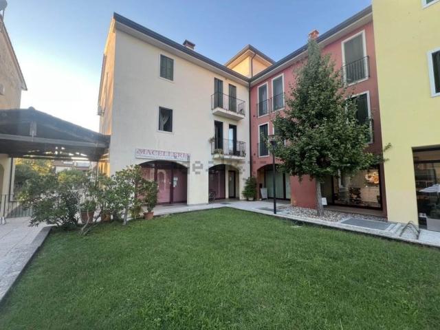 Appartamento in vendita di 95 m² in Via G. Matteotti, 41