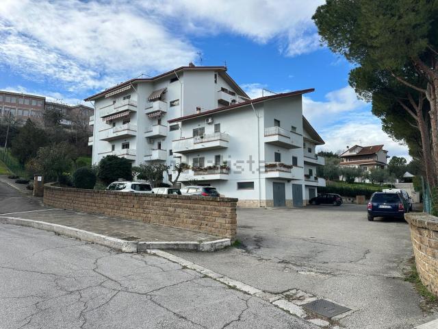 Appartamento in vendita di 95 m² in Via Gabriele d&apos Annunzio, 11