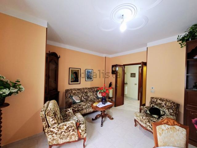 Appartamento in vendita di 95 m² in Via Gallardi
