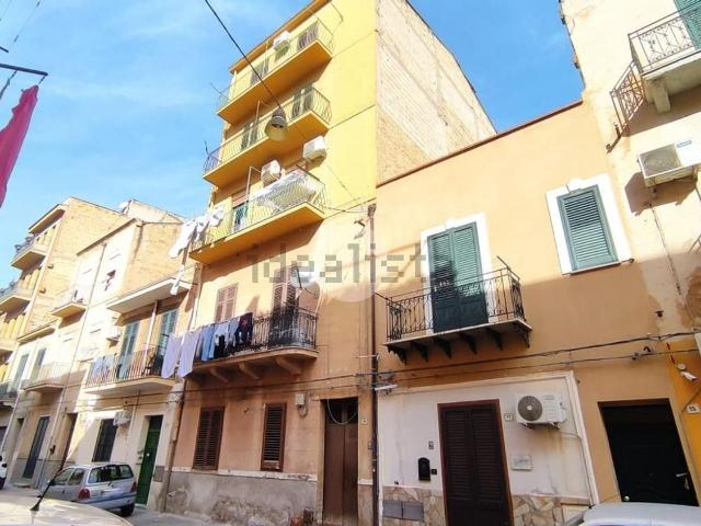 Appartamento in vendita di 95 m² in Via Generale Giovanni Ameglio, 19