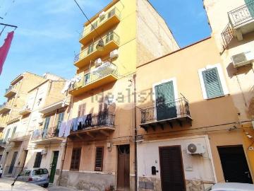 Appartamento in vendita di 95 m² in Via Generale Giovanni Ameglio, 19