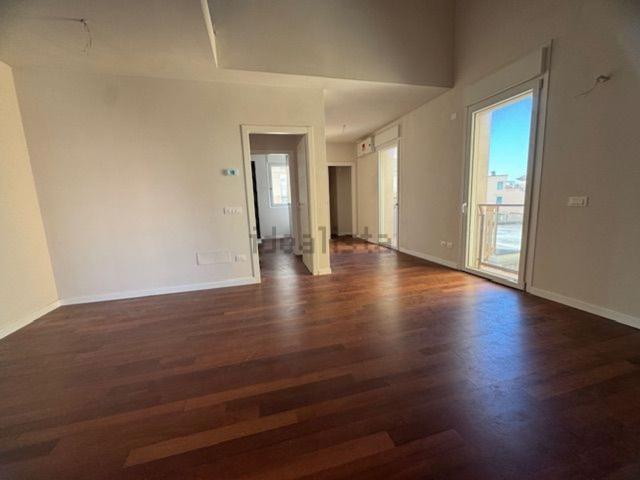 Appartamento in vendita di 95 m² in Via Giovanni Marradi, 10