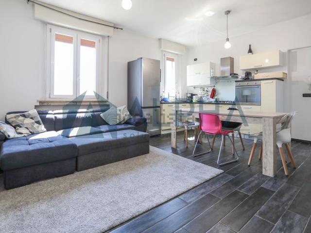 Appartamento in vendita di 95 m² in Via Giovanni Pacchioni