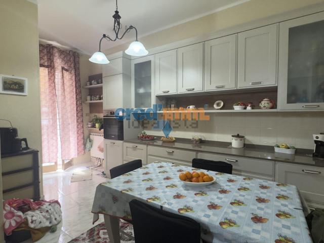 Appartamento in vendita di 95 m² in Via Giovanni Pascoli