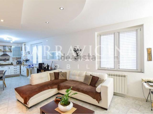Appartamento in vendita di 95 m² in Via Giovanni Pirovano